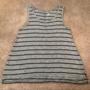 Medium olive and white gap tank